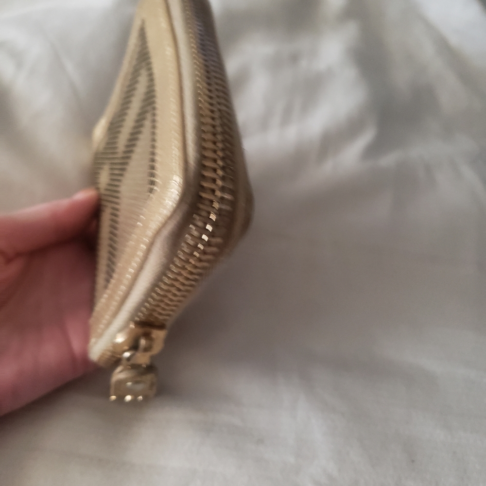 New, limited edition, Gold/Metalic Burberry Zip Wallet - Picture 4 of 8